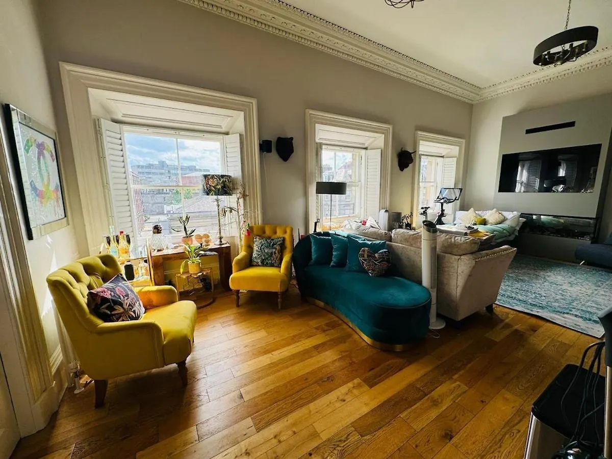 Beautiful Edinburgh Apartment