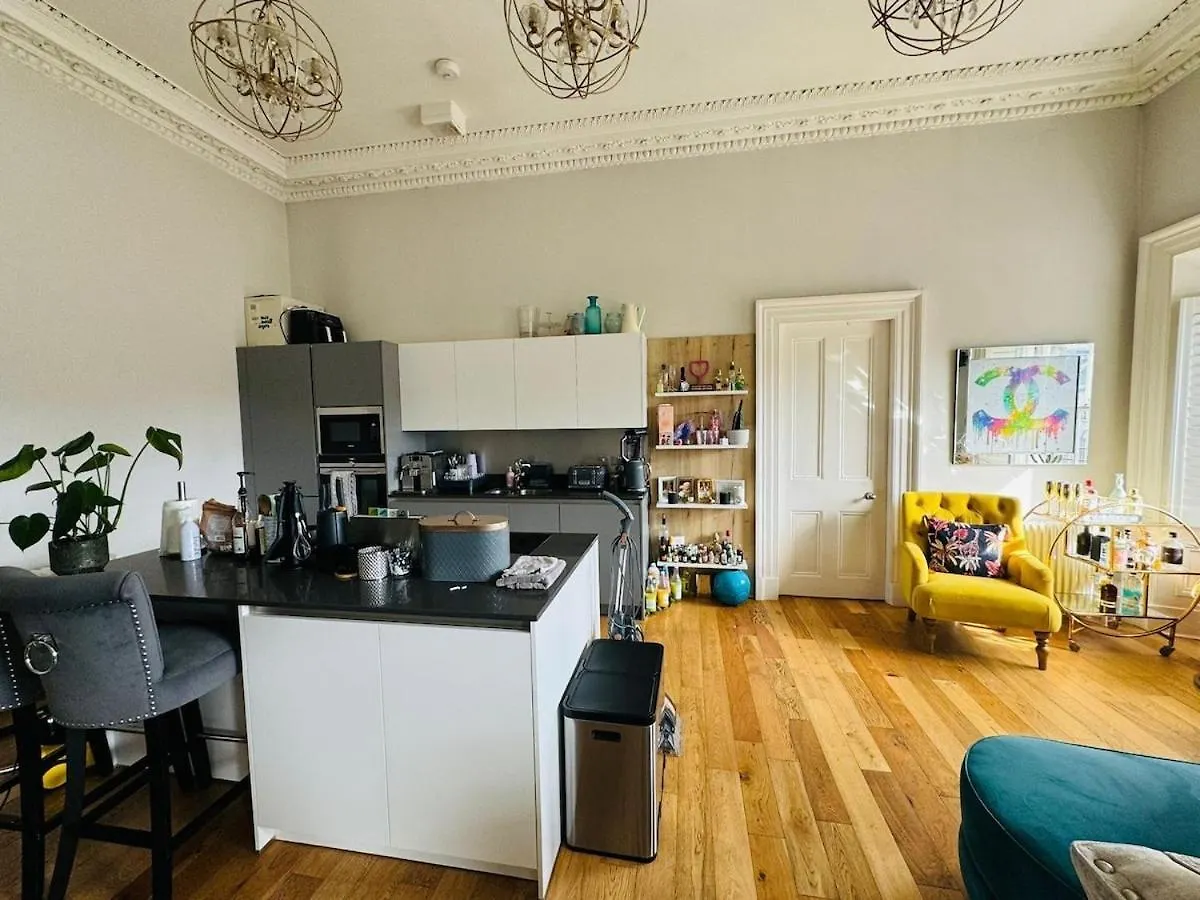 Beautiful Edinburgh Apartment