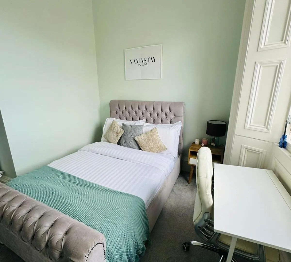 Beautiful Edinburgh Apartment 0*,
