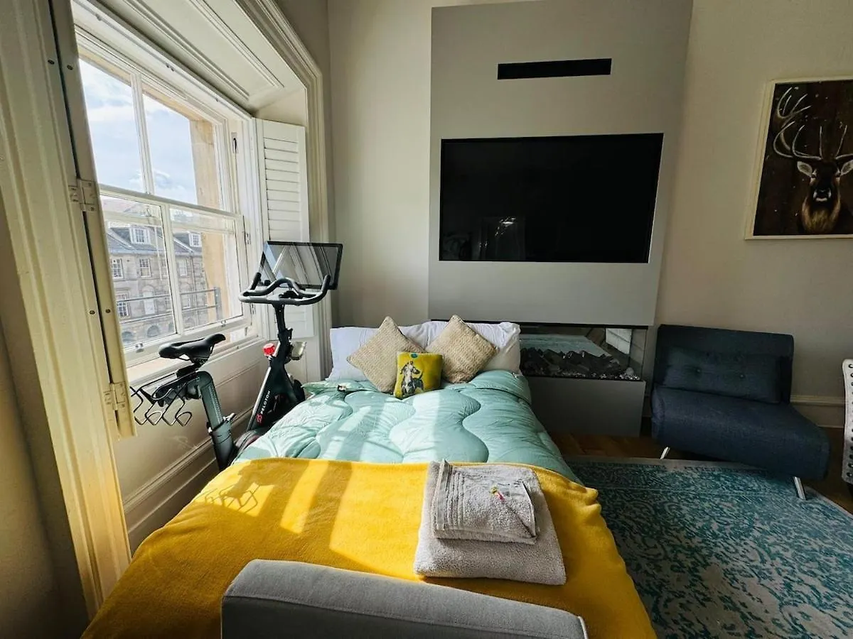 Beautiful Edinburgh Apartment