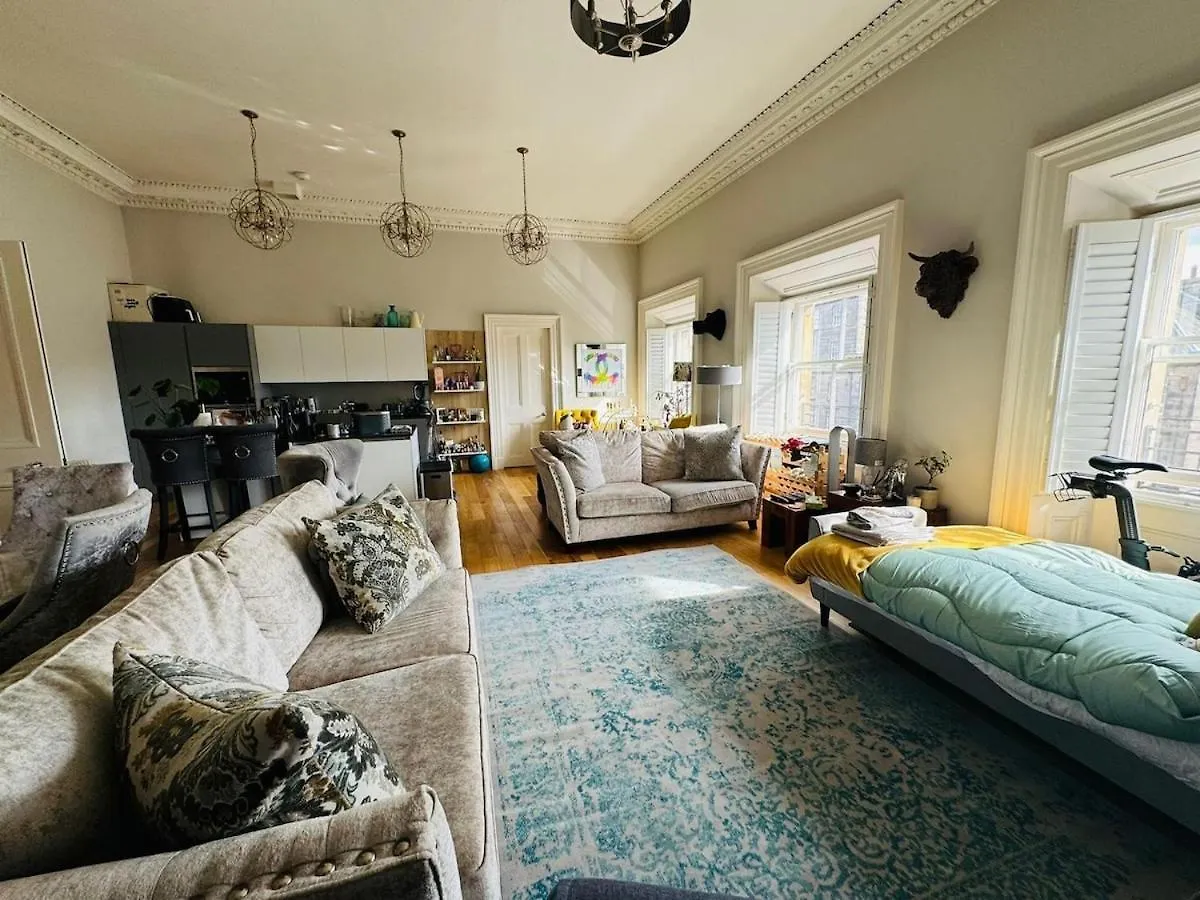 Beautiful Edinburgh Apartment