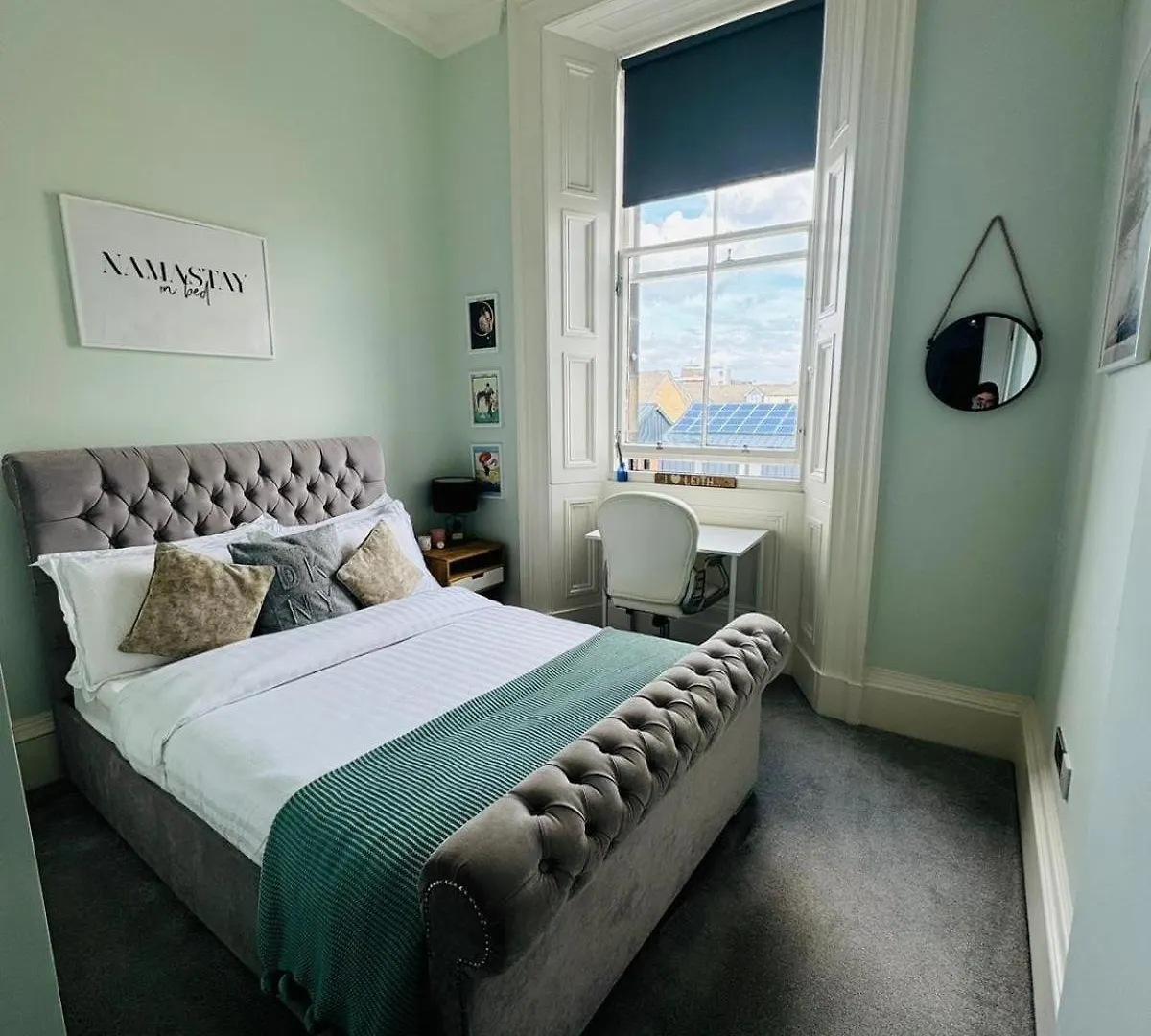Beautiful Edinburgh Apartment